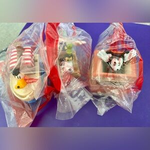 💕NWT Disney 50th Toy Set